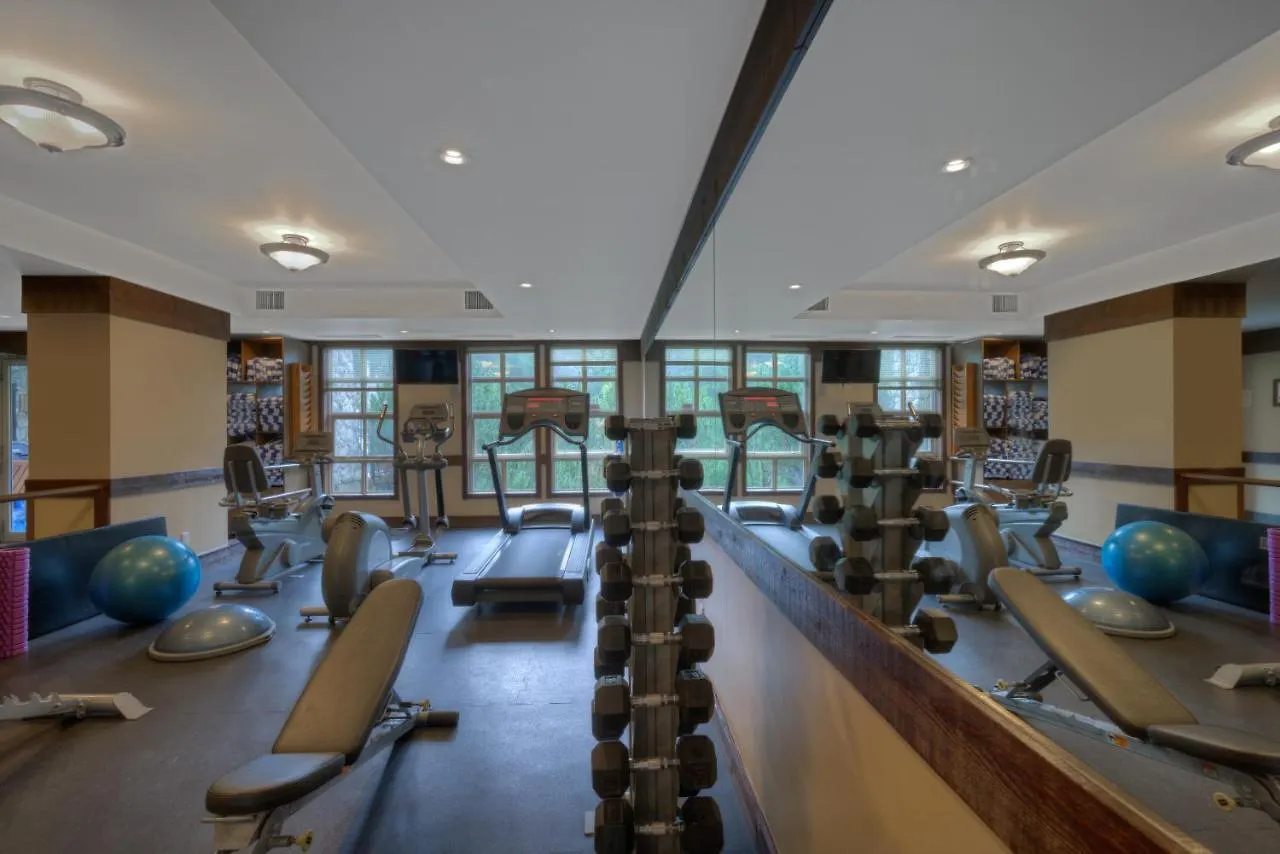 **** Hotel Blackcomb Springs Suites By Clique Whistler Canada