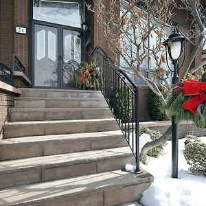 Homestay A Stunning Style Toronto