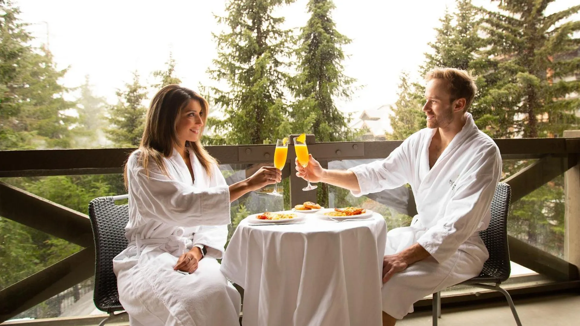 Blackcomb Springs Suites By Clique Whistler 4*,
